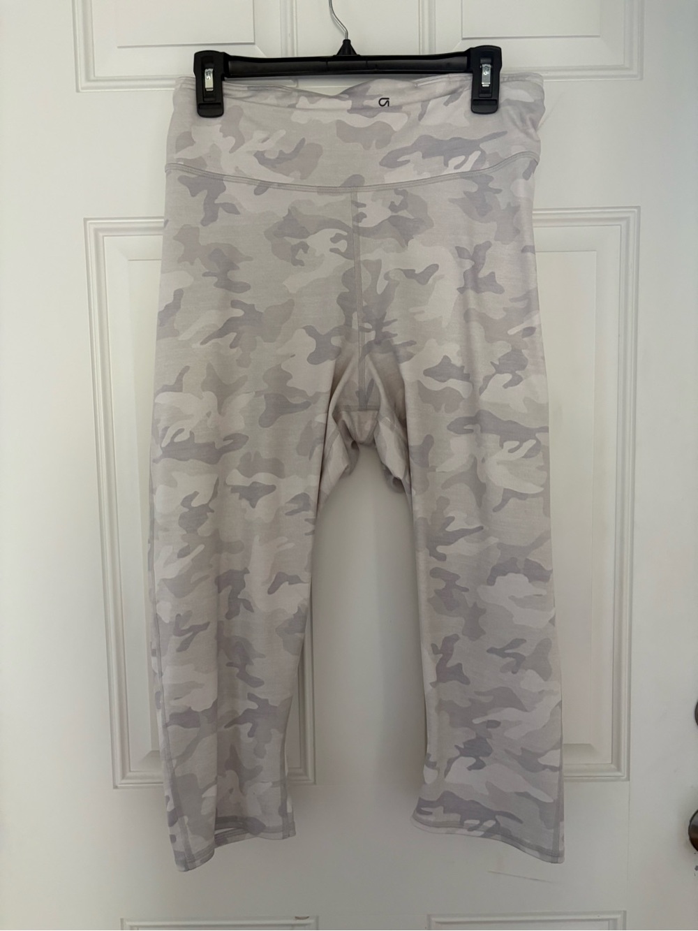 GAP Fit Light Gray Camo Leggings